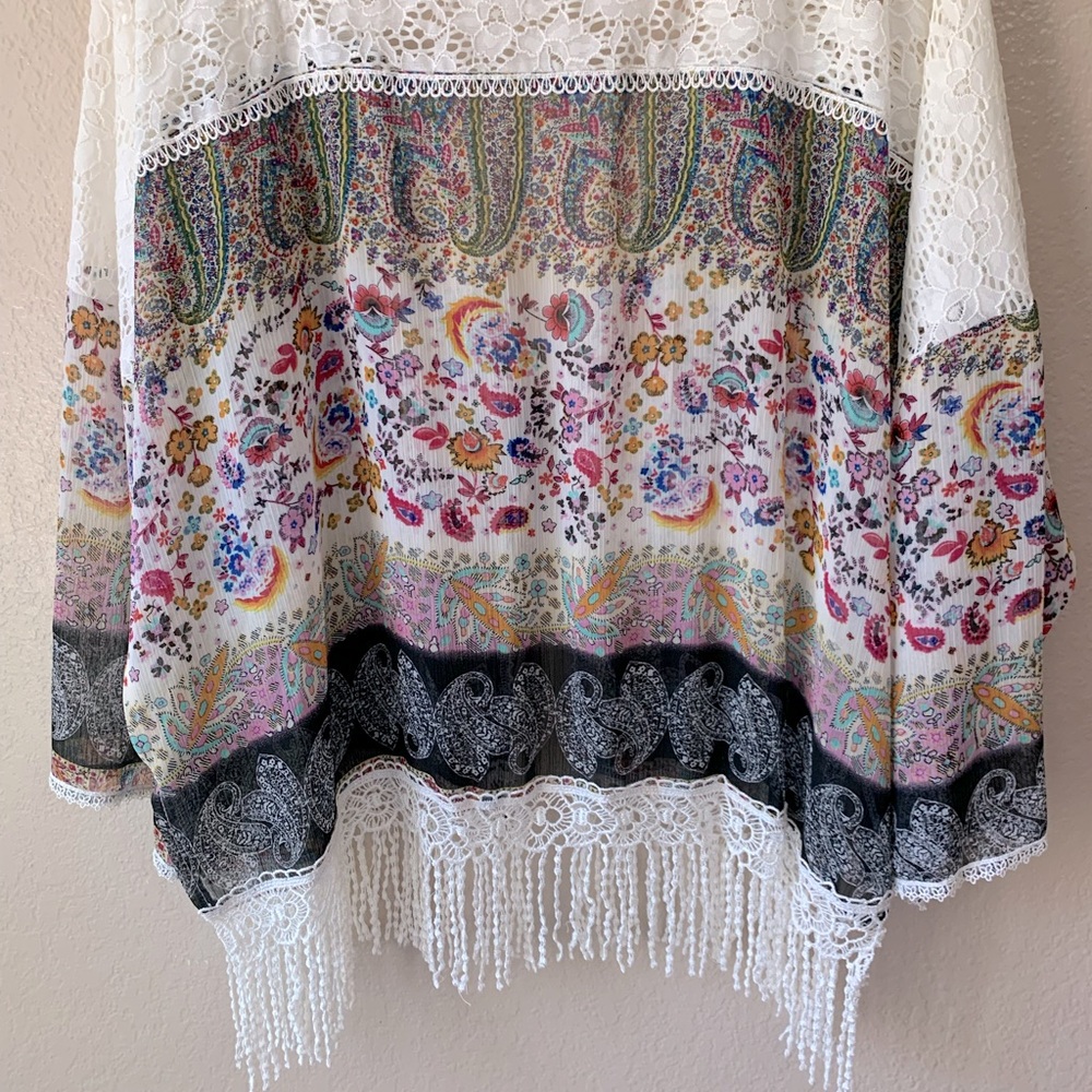 Lucy Love Festival Vacation Paisley Fringe Tie Front Kimono Top Size M - Picture 7 of 8
